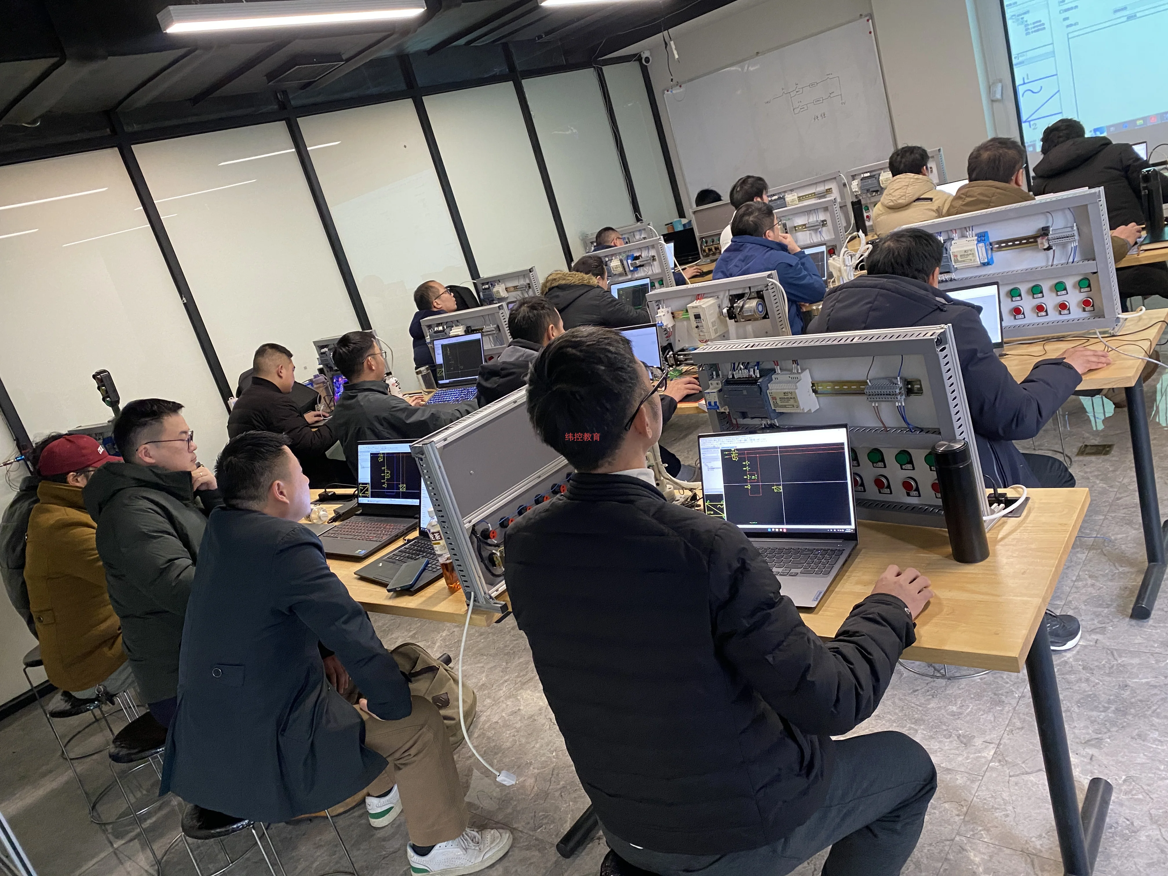 爲什麽要學PLC編程培訓